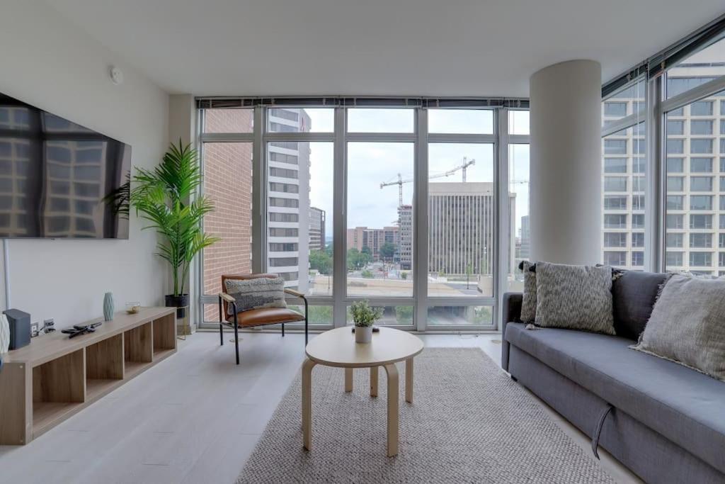 Wonderful 2Br Apartment At Crystal City Arlington Exterior foto
