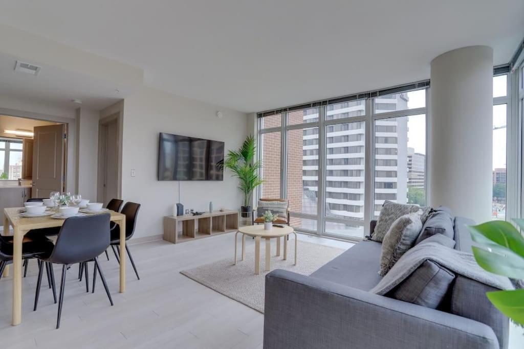 Wonderful 2Br Apartment At Crystal City Arlington Exterior foto