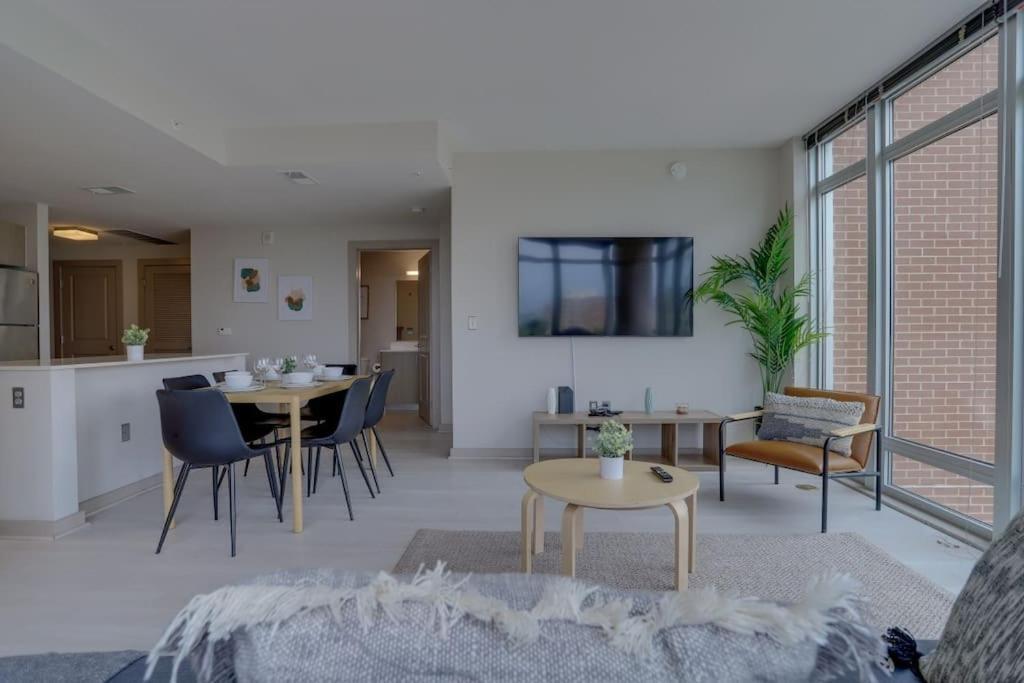Wonderful 2Br Apartment At Crystal City Arlington Exterior foto